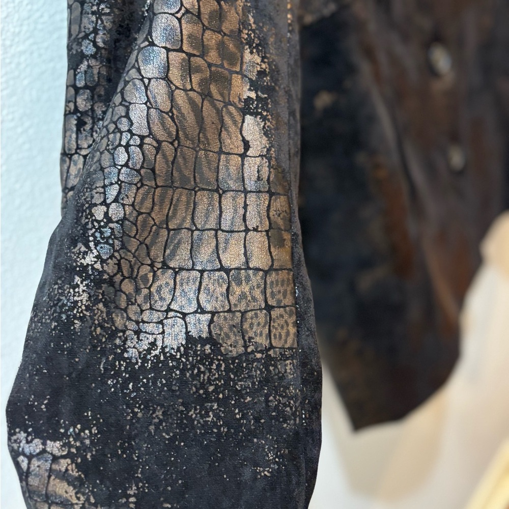 ELCC Black Snakeskin Textured Button Jacket – Size L - Picture 3 of 13